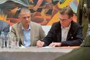 Paz promulga ley que regula estados de excepción en sexta semana de protestas en el país
