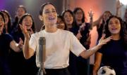 Mundial 2026: “La niña futbolista” de Julieta Venegas desata ola críticas y burlas