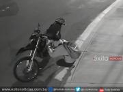 Policía investiga robo de gasolina a motocicleta en Villa San Antonio