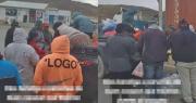 Videos: Familia lleva víveres y medicamentos a transportistas varados por los bloqueos