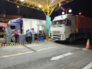 Cisternas con diésel abastecen varios surtidores de La Paz y El Alto