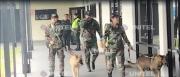 Policías y canes antidrogas inspeccionan Viru Viru tras denuncia de presunto cargamento con droga