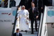 Una incidencia técnica retrasa la salida del avión del papa del aeropuerto de Tenerife
