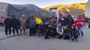 Mujeres periodistas de Oruro lideran ayuda humanitaria para choferes varados en Confital