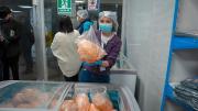Emapa logra bajar el precio del kilo de pollo a Bs 18, gracias al apoyo de países amigos