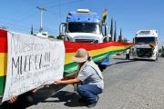 Miles de transportistas atrapados en los bloqueos de vías claman por auxilio