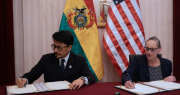 Bolivia y EEUU firman acuerdo por hasta $us 20 millones para la lucha contra el narcotráfico y crimen transnacional