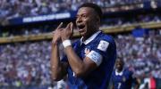 Mbappé inicia el Mundial con un doblete y amenaza a Klose