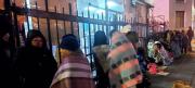La gente duerme, desesperación por un pollo en La Paz, lo peor, el Gobierno anticipa desabastecimiento total