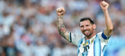 Con el hat-trick de Messi, Argentina defendió el título al golear a Argelia 3-0