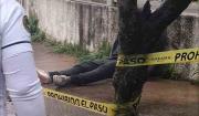 Hallan a una persona sin vida en plena vía pública