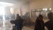 VIDEO Violento ataque en El Alto: toman una subalcaldía, agreden a funcionarios y la incendian