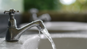 EPSAS detalla impacto limitado de indexación a UFV en tarifas de agua