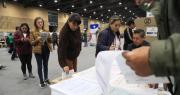 Los colombianos van a la segunda vuelta presidencial más divididos que nunca