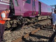 Dos trenes colisionan cerca de Bedford en Inglaterra