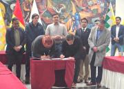 GOBIERNO Y COB SUSCRIBEN UN ACUERDO TRAS 50 DÍAS DE CONFLICTO
