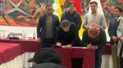 A 48 días de bloqueos, el gobierno y la COB firman acuerdo