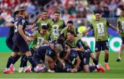 Paraguay ganó un partido clave con 10 jugadores y sueña en el Mundial
