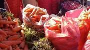 La Paz: en el tercer día del estado de excepción, mercados se llenan de alimentos y bajan los precios