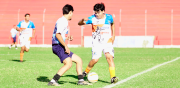 Universitario sufrió para dejar en el camino a Kereimba