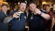 Los escoceses toman Boston y se acaban la cerveza