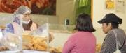 Disminuye el precio del kilo de pollo en mercados de La Paz y Cochabamba
