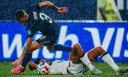 Francia se clasifica con autoridad