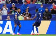 Francia goleó 3-0 a Irak con dos tantos de Mbappé