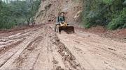 Intervienen la ruta a los Valles cruceños, ante derrumbes debido a las lluvias