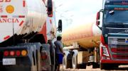 Gobierno abre la importación privada de combustibles para enfrentar la escasez en el país
