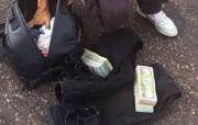 Secuestran fajos de dólares en una avioneta que tenía previsto partir de Santa Cruz a Trinidad