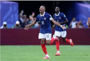 Francia goleó 3-0 a Suecia y jugará ante Paraguay