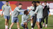 Suiza pone en juego su invicto ante Argelia