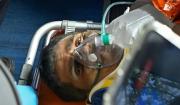 Rescatan con vida a un hombre tras ocho días bajo los escombros