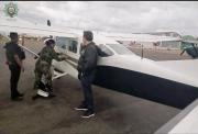 Liberan a piloto hallado con fajos de dólares a la espera del microaspirado