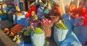 Baja el precio de las verduras en mercado de El Alto: el kilo de tomate se cotiza en Bs 3