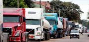 Gobierno atribuye la escasez de combustible a los bloqueos y promete normalizar el abastecimiento en los próximos días