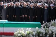 Tres hijos de Khamenei participaron del funeral del fallecido líder supremo