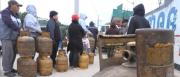 Santa Cruz: YPFB atribuye las filas por gas en garrafa a un “incremento estacional del consumo”