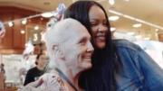 Rihanna conmueve al apoyar a una fan con cáncer