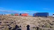 Bolivia se reúne con Chile para pedir solución al paso fronterizo