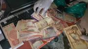 Envían a prisión a dos acusados por operar una fábrica de billetes falsos
