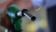 Uruguay y Cuba lideran los precios de gasolina más caros de América Latina en 2026, mientras Venezuela mantiene el más barato