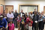 Fiscal General del Estado entrega vivienda a familia de un niño con malformación