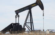 El petróleo se dispara más de un 5% tras dar Trump por terminada la tregua con Irán