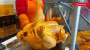 Comerciantes del mercado Rodríguez ofrecen cuatro pollos en Bs 100
