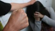 Golpeó a su pareja culpándola del llanto de su bebé