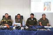 Hallan cuatro fusiles AK-47 en Viru Viru y aprehenden a dos mujeres por presunto tráfico de armas
