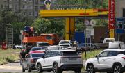 Los ataques con drones de Ucrania desatan crisis de combustible en Rusia