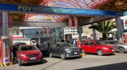 Gobierno congela precio de combustibles hasta enero; después se ajustará al dólar y al mercado internacional